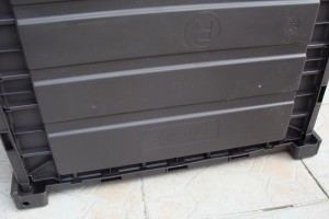 Skrzynia ogrodowa Keter Brushwood Storage Box 455L mocowanie dna1