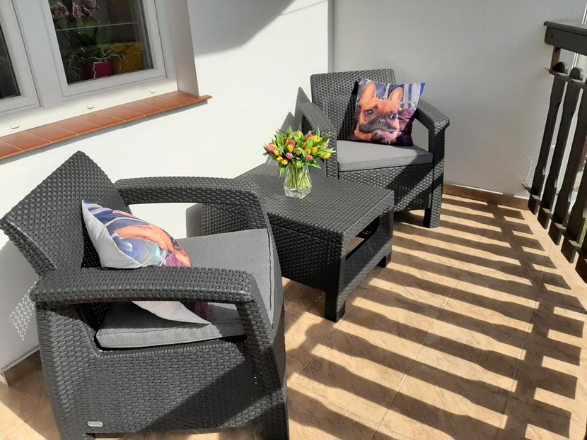 Jakie meble na balkon w bloku