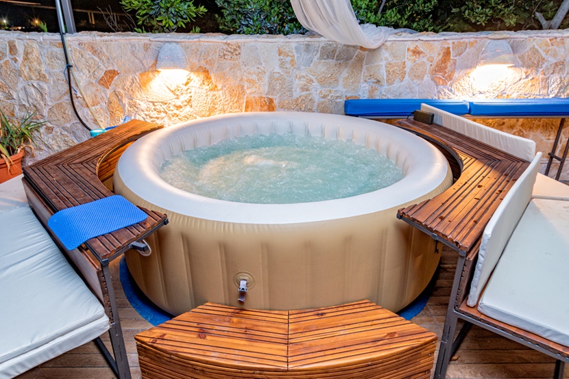 Dmuchane jacuzzi ogrodowe