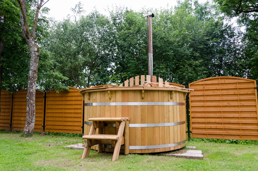 Jacuzzi ogrodowe na drewno